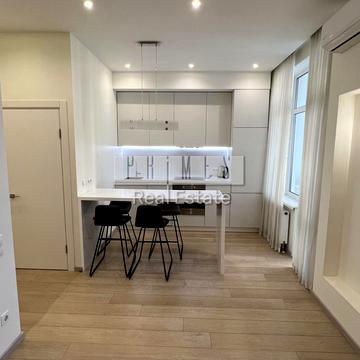 Андрія Верхогляда вул. (Михайла Драгомирова), 17