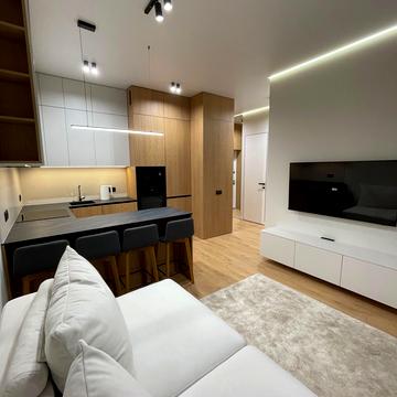 Ґарета Джонса вул. (Сімї Хохлових), 8