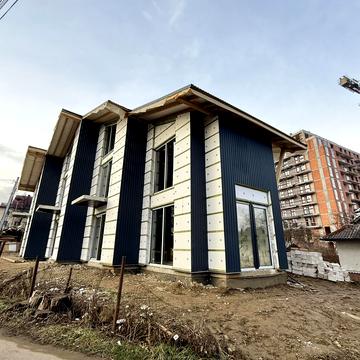 Воїнів УПА вул. (Руднєва), 1