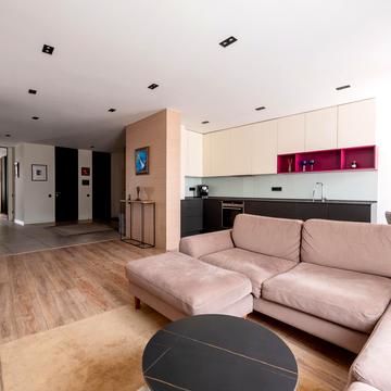 Вячеслава Чорновола вул., 27