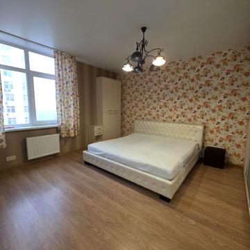 Сімї Кульженків вул. (Петра Дегтяренка), 31-Б