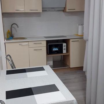 Набережна Перемоги вул., 42 Ю