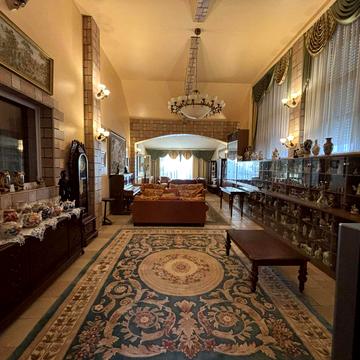 Мистецька вул., 7