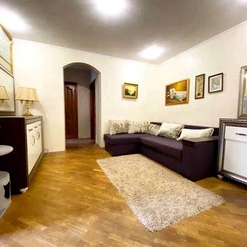 Драгоманова вул., 23