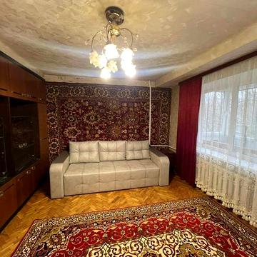 Затишна 1-кімнатна квартира по вул. Василя Кучера, 10