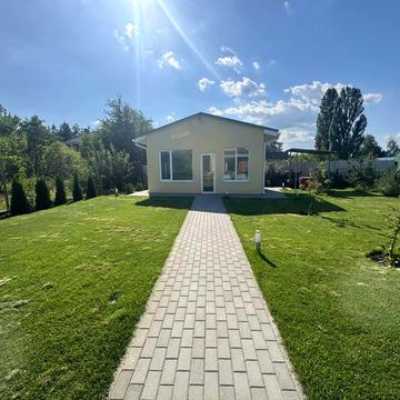 вишнева, 4