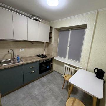 Здам 2 кімнатну квартиру район Казбет ремонт, меблі, техніка