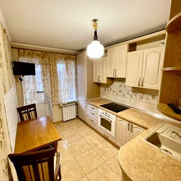 Князя Володимира Великого просп., 114