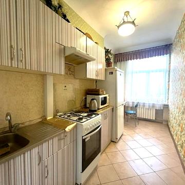 Культури вул., 12