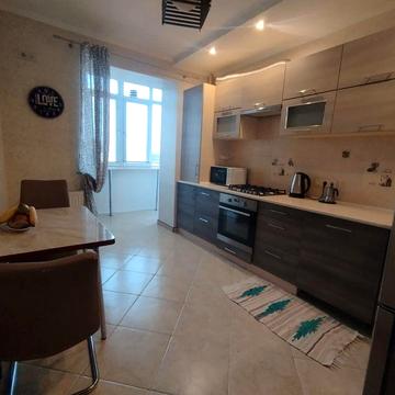 Здається в оренду 2 кім Каскад. Можна з котиком.