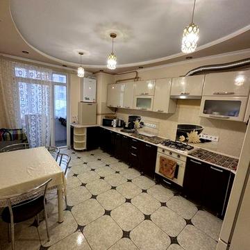 Здається класна  2 кім новобудова Руська р-н Меблі Майя.