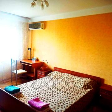 Амвросія Бучми бульв., 6