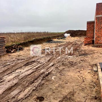 Сільська вул., 10