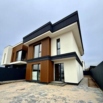 Квітнева вул.