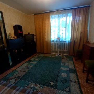 Продам однокомнатную в кирпичном доме