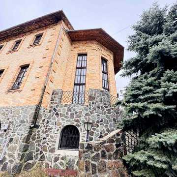 Два будинки на ділянці 13 соток.Продаж.Ірпінь.