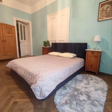 Пекарська вул., 1