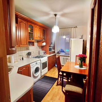 Петра Калнишевського вул., 1