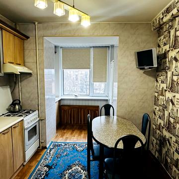 Машинобудівна вул., 27