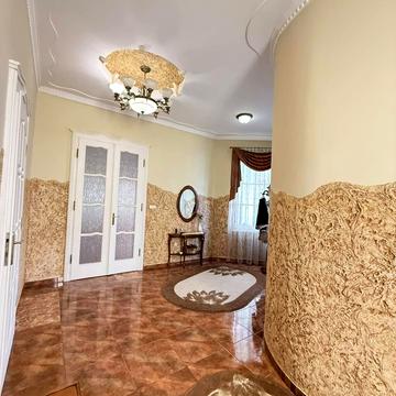 Михайла Грушевського вул.