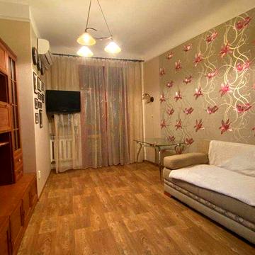 Продам свою 1+1 квартиру Центр Новобаварський р-н