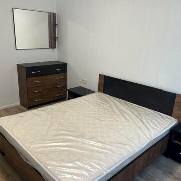 Кадетський Гай вул., 8