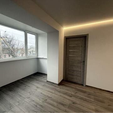 2-кімнатна центр середній поверх ремонт