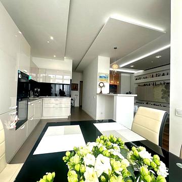 Володимира Івасюка просп. (Героїв Сталінграду), 2-Д