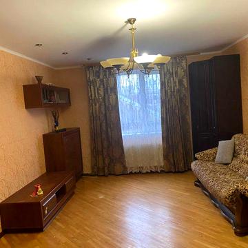 Довгострокова оренда част. будинку біля Петроцептру. 2 Варшавський пр.