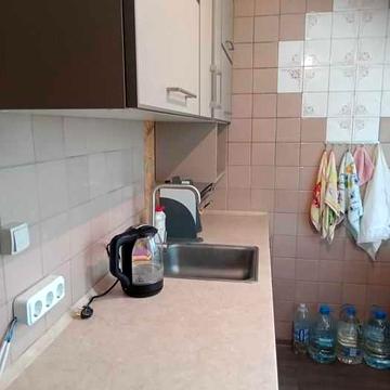 Продам 2 из квартиру, м Дворец Спорта, ул Каденюка.