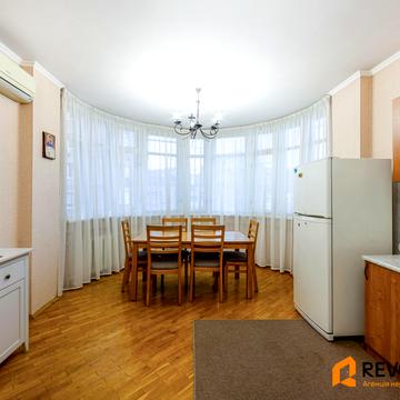 Золотоустівська вул., 10-12