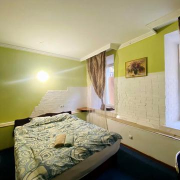 Воздвиженська вул., 60