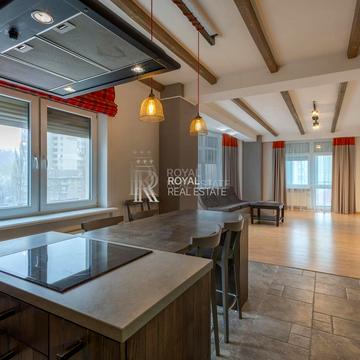 Олександра Кониського вул., 44