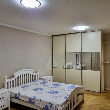 Варшавська вул., 193