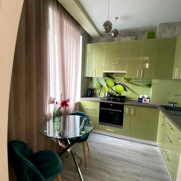 Оренда 2к.кв. з ремонтом, центр /біля ТЦ "Україна"/.