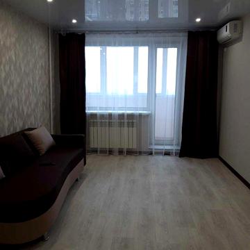 Сдам большую 2х ком кв у м. Холод гора . Ц 12000гр + свет.