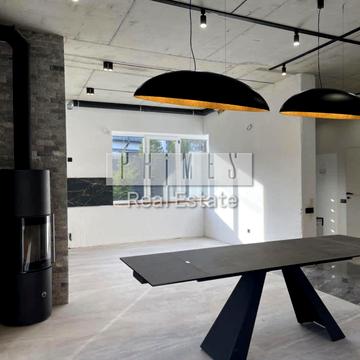 Квітнева вул.