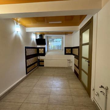 Київська вул., 5