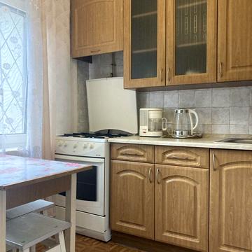 Братиславська вул., 18-А