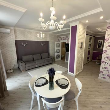 Академіка Філатова вул., 2/1