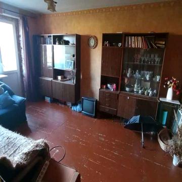 Продаж трикімнатної квартири. Поділ. Чешка.