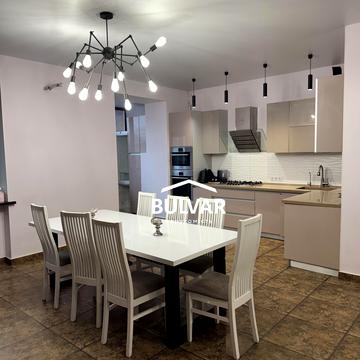 Алчевських вул. (Артема), 20/22