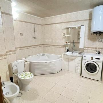 Драгоманова вул., 12