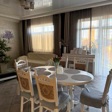 Успенська вул., 9