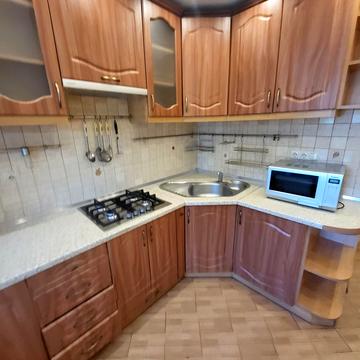 Єреванська вул., 10-А