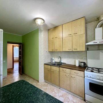 Оренда 3-кімнатної квартири в цегляному будинку | вул. Стрийська