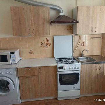 Здається окрема кімната у двокімнатній квартирі