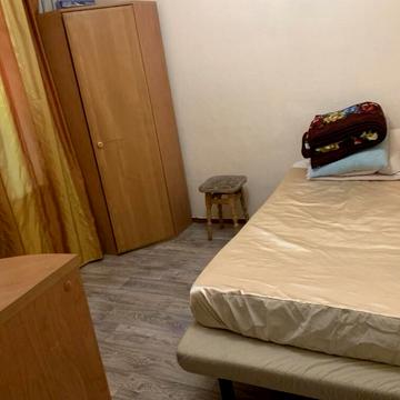 Мілютенка вул., 44