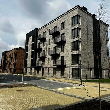 24 Серпня вул., 25