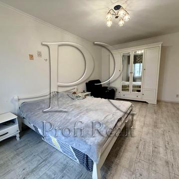 Гната Юри вул., 4